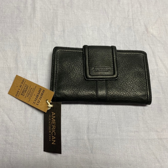 AMERICAN LEATHER CO. Handbags - Lucas Slim Leather Wallet from AMERICAN LEATHER CO.